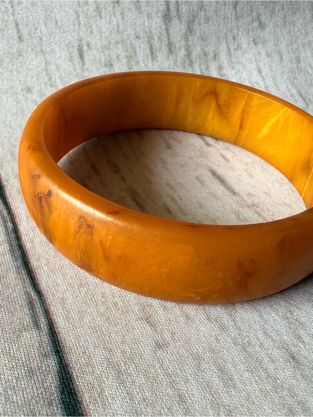 Vintage Authentic 30s/40s Marbled Butterscotch Bakelite Bangle
